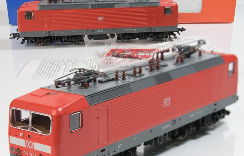 Roco 69559 H0 Elektrolokomotive BR 143 921-5 der DB AG Epoche V verkehrsrot